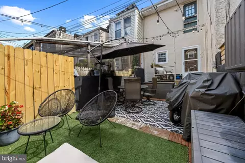 Exterior - 2512 E Fairmount Ave, Baltimore, MD 21224 photo 4 of 5