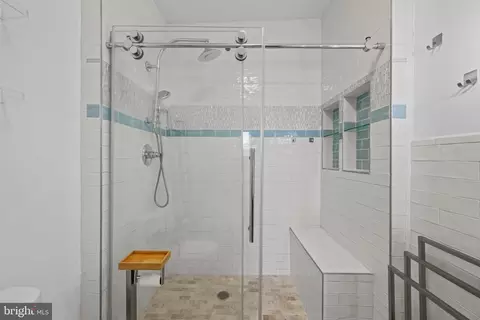 Bath - 2512 E Fairmount Ave, Baltimore, MD 21224 photo 2 of 4