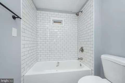 Entry Way - 1909 Harlem Ave, Baltimore, MD 21217 photo 7 of 8