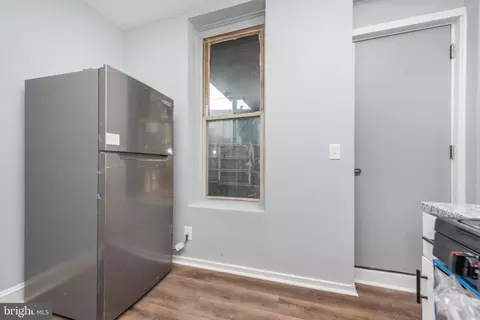 Entry Way - 1909 Harlem Ave, Baltimore, MD 21217 photo 2 of 8