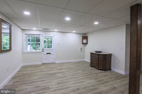 Living - 1906 Greenhaven Dr, Baltimore, MD 21209 photo 8 of 9