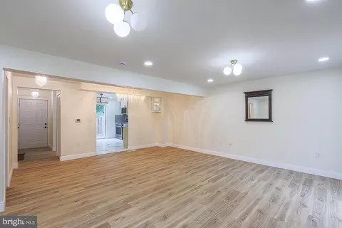 Living - 1906 Greenhaven Dr, Baltimore, MD 21209 photo 4 of 9