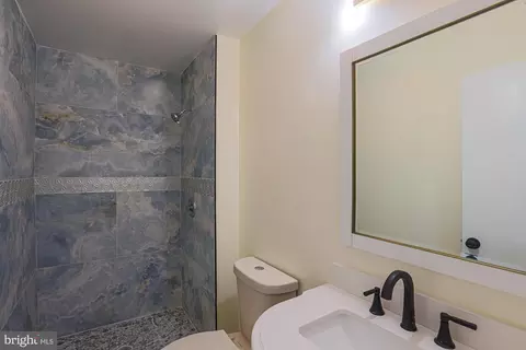 Bath - 1906 Greenhaven Dr, Baltimore, MD 21209 photo 8 of 8
