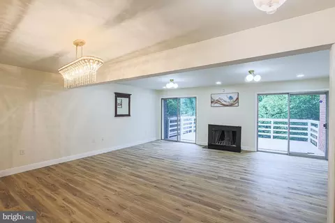 Living - 1906 Greenhaven Dr, Baltimore, MD 21209 photo 3 of 9