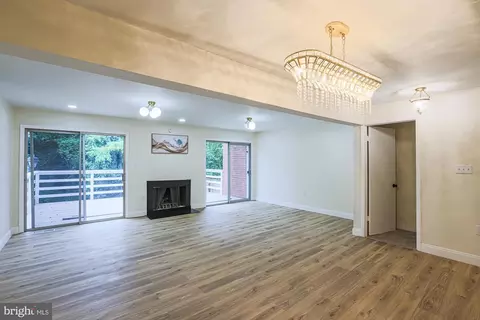 Living - 1906 Greenhaven Dr, Baltimore, MD 21209 photo 2 of 9