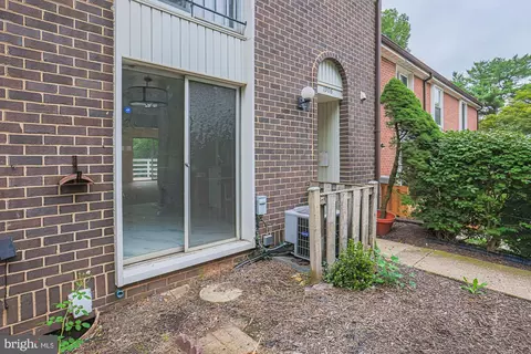 Exterior - 1906 Greenhaven Dr, Baltimore, MD 21209 photo 8 of 9