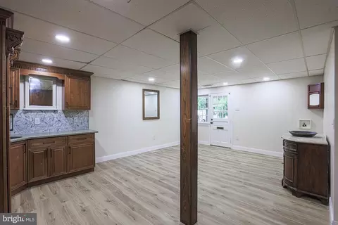 Entry Way - 1906 Greenhaven Dr, Baltimore, MD 21209 photo 3 of 5