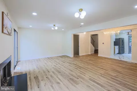 Living - 1906 Greenhaven Dr, Baltimore, MD 21209 photo 6 of 9