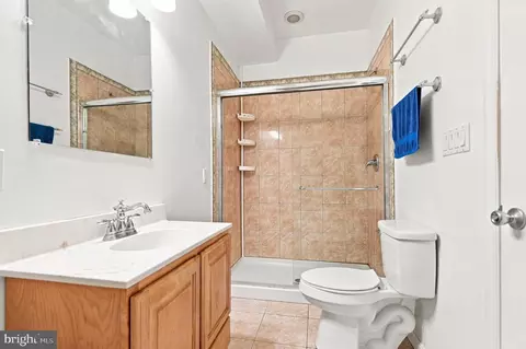 Bath - 1118 S Paca St S, Baltimore, MD 21230 photo 1 of 5