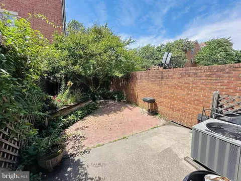 Exterior - 28 N Wolfe St, Baltimore, MD 21231 photo 2 of 3