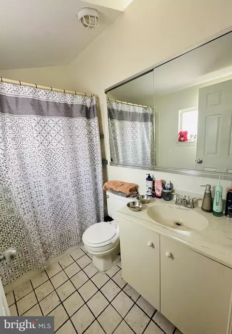 Bath - 28 N Wolfe St, Baltimore, MD 21231 photo 2 of 2