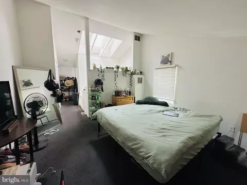 Bedroom - 28 N Wolfe St, Baltimore, MD 21231 photo 3 of 3