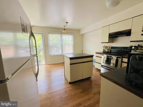 Kitchen - 28 N Wolfe St, Baltimore, MD 21231 photo 2 of 2