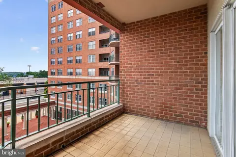 3801 Canterbury Rd #403, Baltimore, MD 21218