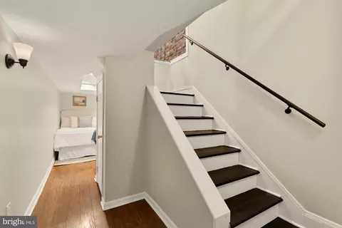 Entry Way - 1100 Riverside Ave, Baltimore, MD 21230 photo 4 of 4