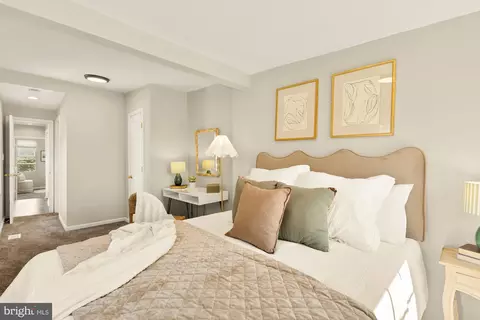 Bedroom - 1100 Riverside Ave, Baltimore, MD 21230 photo 2 of 3