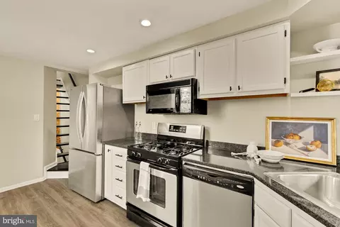 Kitchen - 1100 Riverside Ave, Baltimore, MD 21230 photo 2 of 2