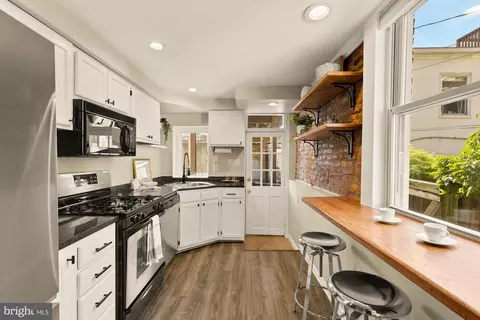 Kitchen - 1100 Riverside Ave, Baltimore, MD 21230 photo 1 of 2