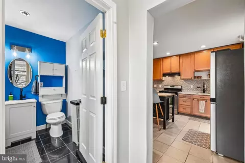 Entry Way - 1024 Union Ave, Baltimore, MD 21211 photo 1 of 2