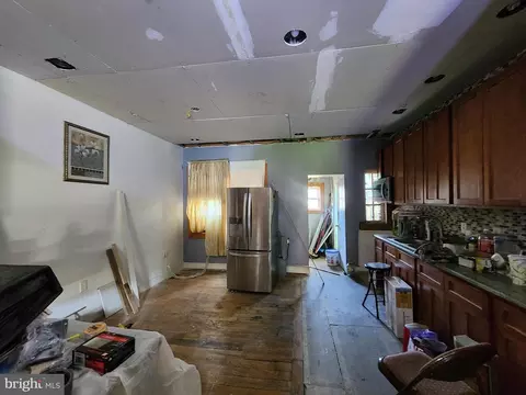 Entry Way - 2745 Baker St, Baltimore, MD 21216 photo 2 of 11