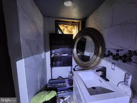 Bath - 2745 Baker St, Baltimore, MD 21216 photo 1 of 3