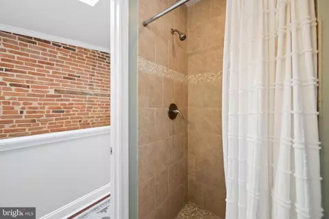 Bath - 1702 William St, Baltimore, MD 21230 photo 5 of 5