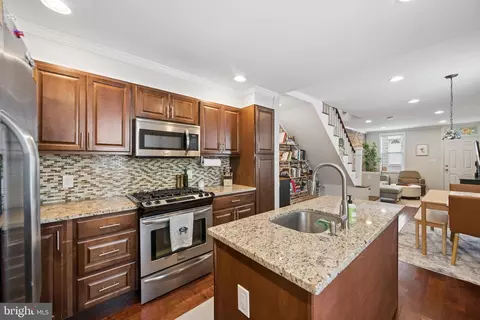 Entry Way - 1702 William St, Baltimore, MD 21230 photo 8 of 15