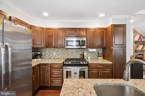 Kitchen - 1702 William St, Baltimore, MD 21230 photo 2 of 2