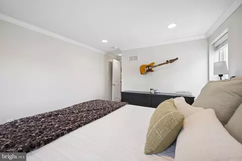 Bedroom - 1702 William St, Baltimore, MD 21230 photo 4 of 7