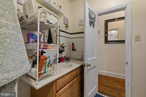 Bath - 2924 Saint Paul St, Baltimore, MD 21218 photo 2 of 4