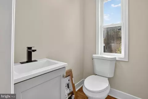 Entry Way - 1701 N Monroe St, Baltimore, MD 21217 photo 6 of 9