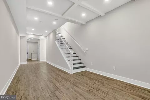 Entry Way - 1701 N Monroe St, Baltimore, MD 21217 photo 2 of 9