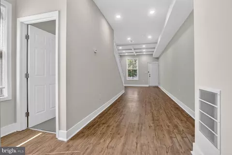 Entry Way - 1701 N Monroe St, Baltimore, MD 21217 photo 5 of 9