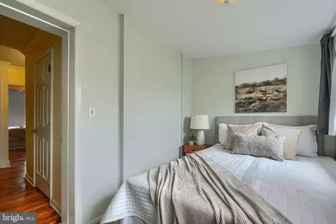 Bedroom - 1208 Battery Ave, Baltimore, MD 21230 photo 5 of 6