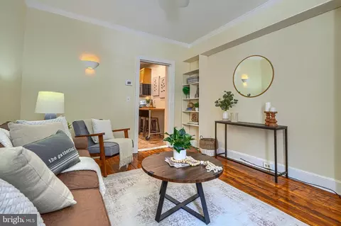 Living - 1208 Battery Ave, Baltimore, MD 21230 photo 1 of 2