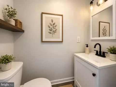 Bath - 1205 E 43rd St, Baltimore, MD 21239 photo 1 of 2
