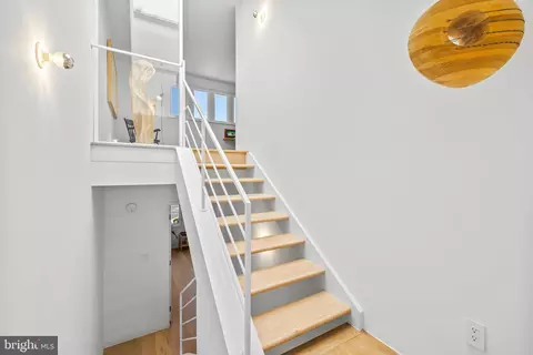 Entry Way - 2439 Boston St, Baltimore, MD 21224 photo 4 of 6