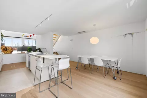 Dining - 2439 Boston St, Baltimore, MD 21224 photo 2 of 5