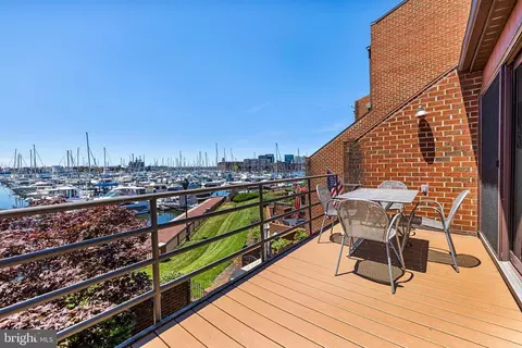 Exterior - 2439 Boston St, Baltimore, MD 21224 photo 2 of 4