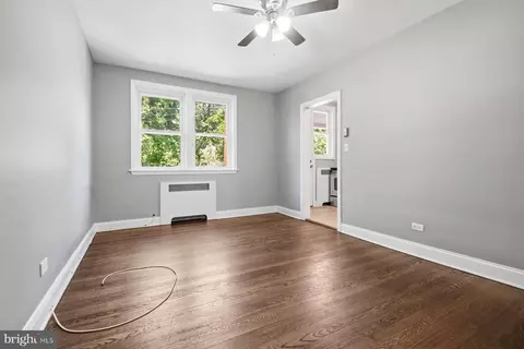 Living - 338 Martingale Ave, Baltimore, MD 21229 photo 4 of 5