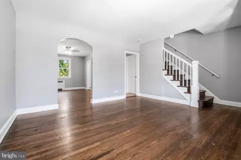 Living - 338 Martingale Ave, Baltimore, MD 21229 photo 1 of 5