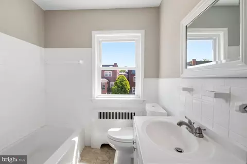 Bath - 338 Martingale Ave, Baltimore, MD 21229 photo 1 of 1