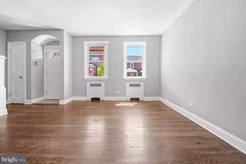 Living - 338 Martingale Ave, Baltimore, MD 21229 photo 3 of 5