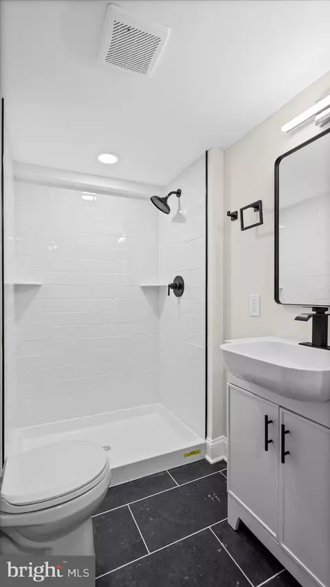 Bath - 1824 E 32nd St, Baltimore, MD 21218 photo 3 of 4