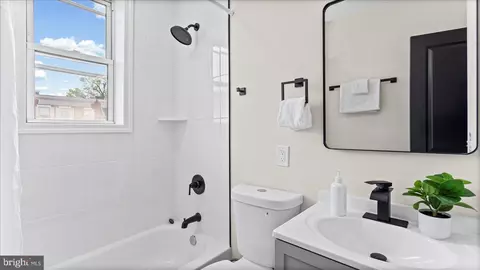 Bath - 1824 E 32nd St, Baltimore, MD 21218 photo 2 of 4