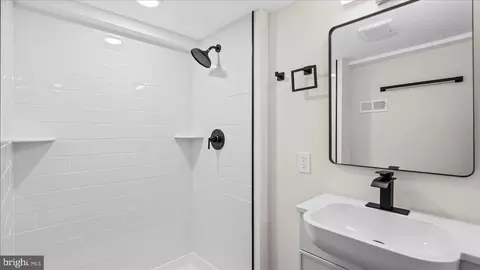 Bath - 1824 E 32nd St, Baltimore, MD 21218 photo 4 of 4
