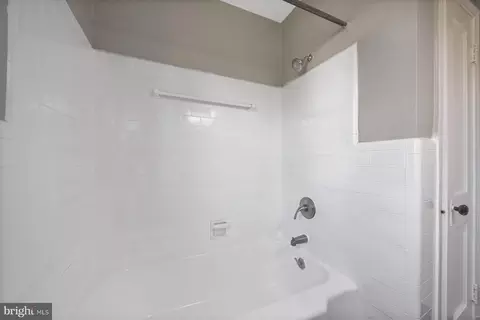 Bath - 5414 Lothian Rd, Baltimore, MD 21212 photo 3 of 3