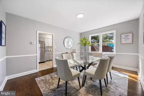 Dining - 5414 Lothian Rd, Baltimore, MD 21212 photo 2 of 3