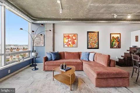 Living - 1200 Steuart St #528, Baltimore, MD 21230 photo 4 of 7