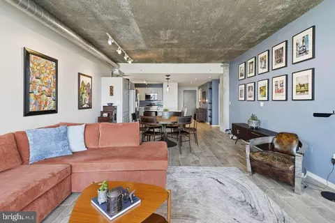 Living - 1200 Steuart St #528, Baltimore, MD 21230 photo 1 of 7